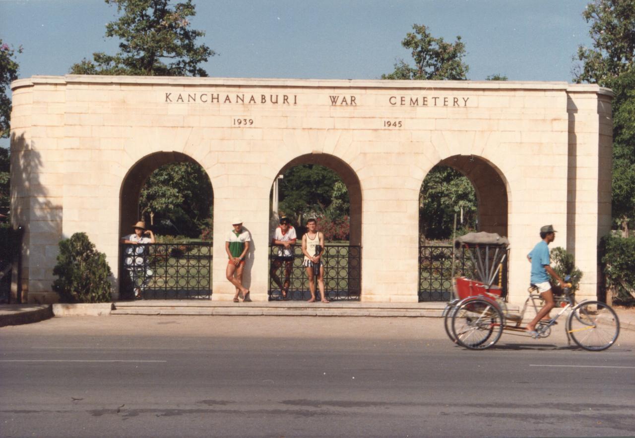 Bankaikow Hostel Kancsanaburi Kültér fotó